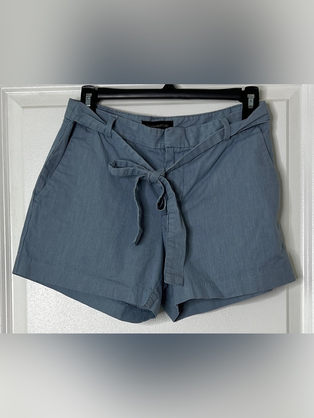 Banana‎ Republic Blue & White Stripe Tie Waist Tailored Shorts Size 0 Classic